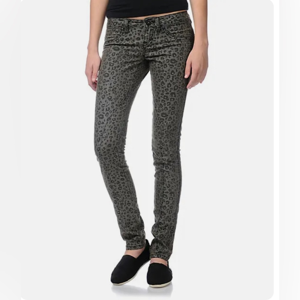 NWT Volcom Pistol Denim‎ Leopard Legging Jeans Size 5